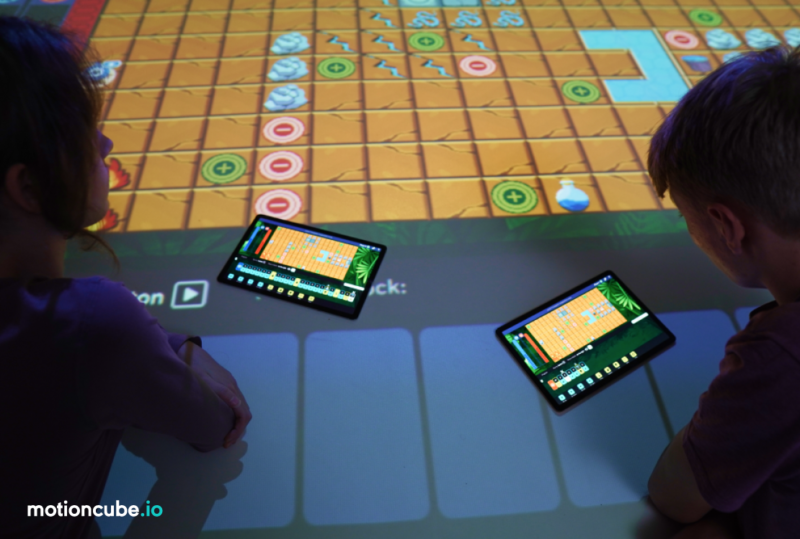 Interaktyvus žaidimų paketas „Kodi Challenge Team“ SmartFloor grindims